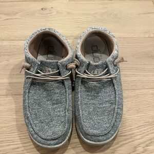 Hey Dude Womens Casual Gray Knit Slip-On Loafers with Tan Accents